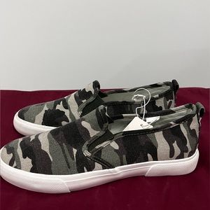 Tommy Bahama slip on shoes size 8.5